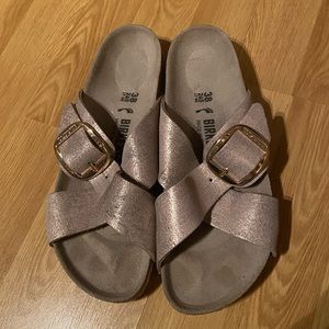 Women’s Birkenstock Sandals - Size 38 - EUC - metallic pink/purple w/rose gold.